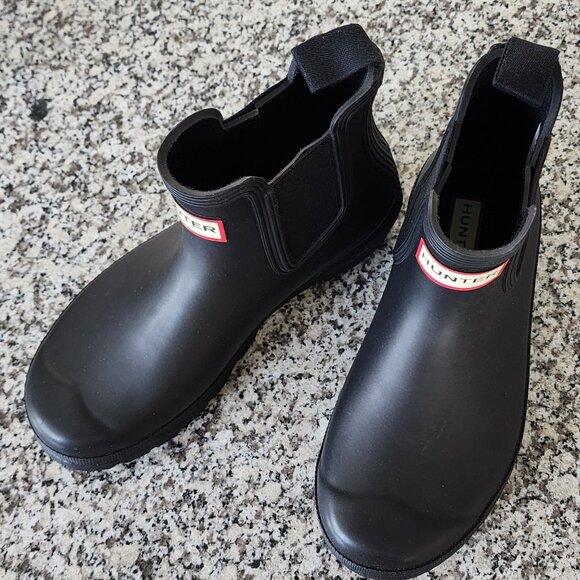 Hunter Women's Original Chelsea Rain Boots โ Timeless Black Style ๐ง๏ธ๐ค - Picture 11 of 14